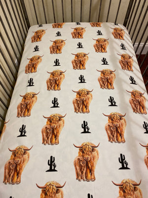 Crib Sheet - Highland Cow Print