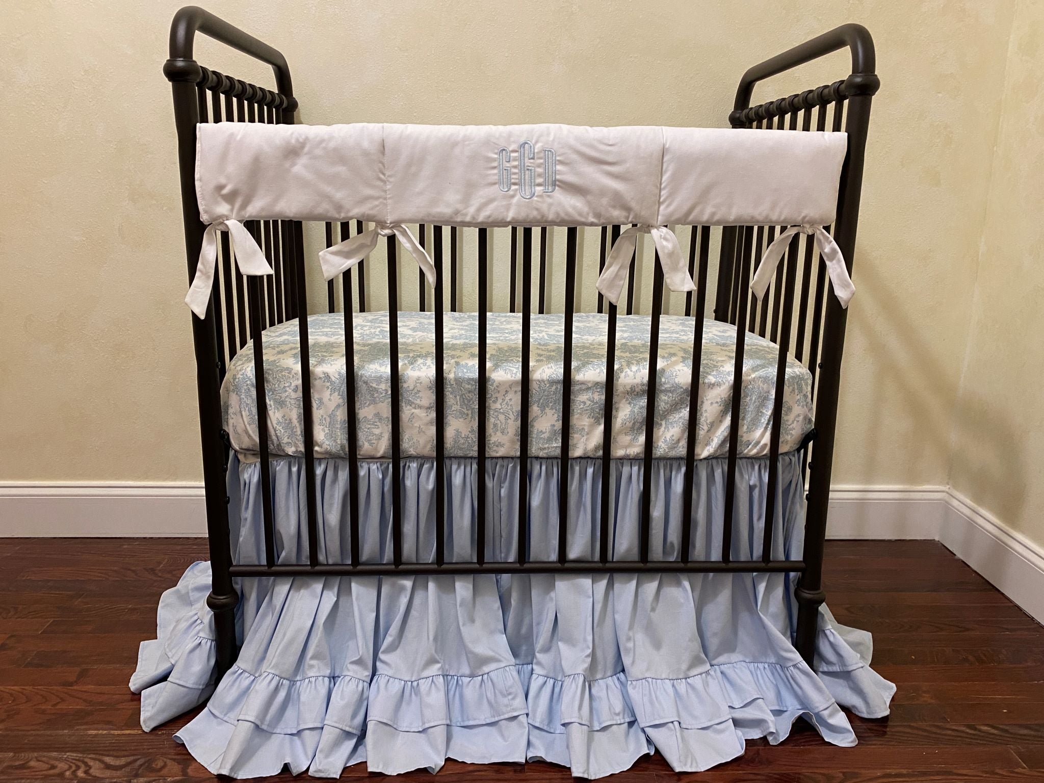 Toile MINI CRIB Bedding Blue Toile Mini Crib Baby Bedding, Mini Crib Skirt, Baby Boy, Baby Girl Mini Crib Bedding